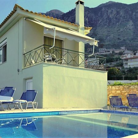 Semiramis Suites With Pool Kalamata Exteriér fotografie
