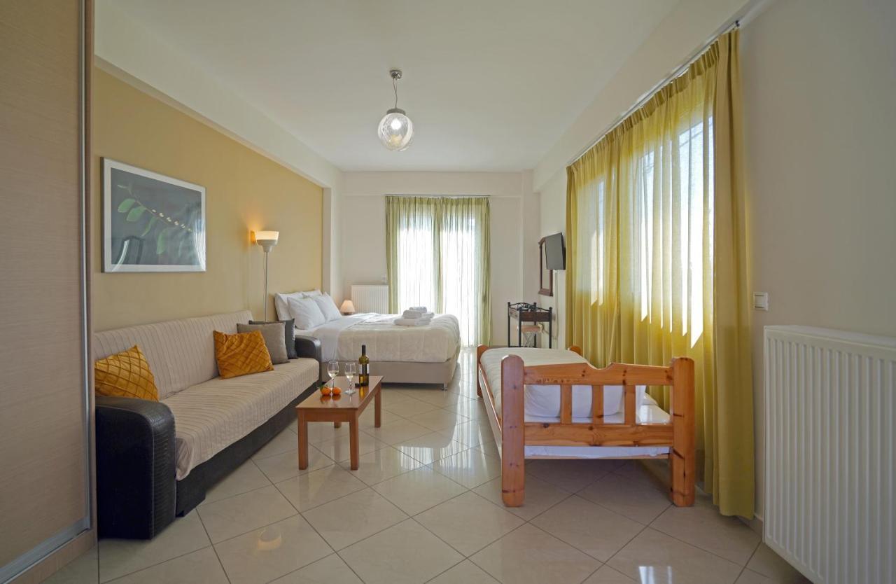 Semiramis Suites With Pool Kalamata Exteriér fotografie