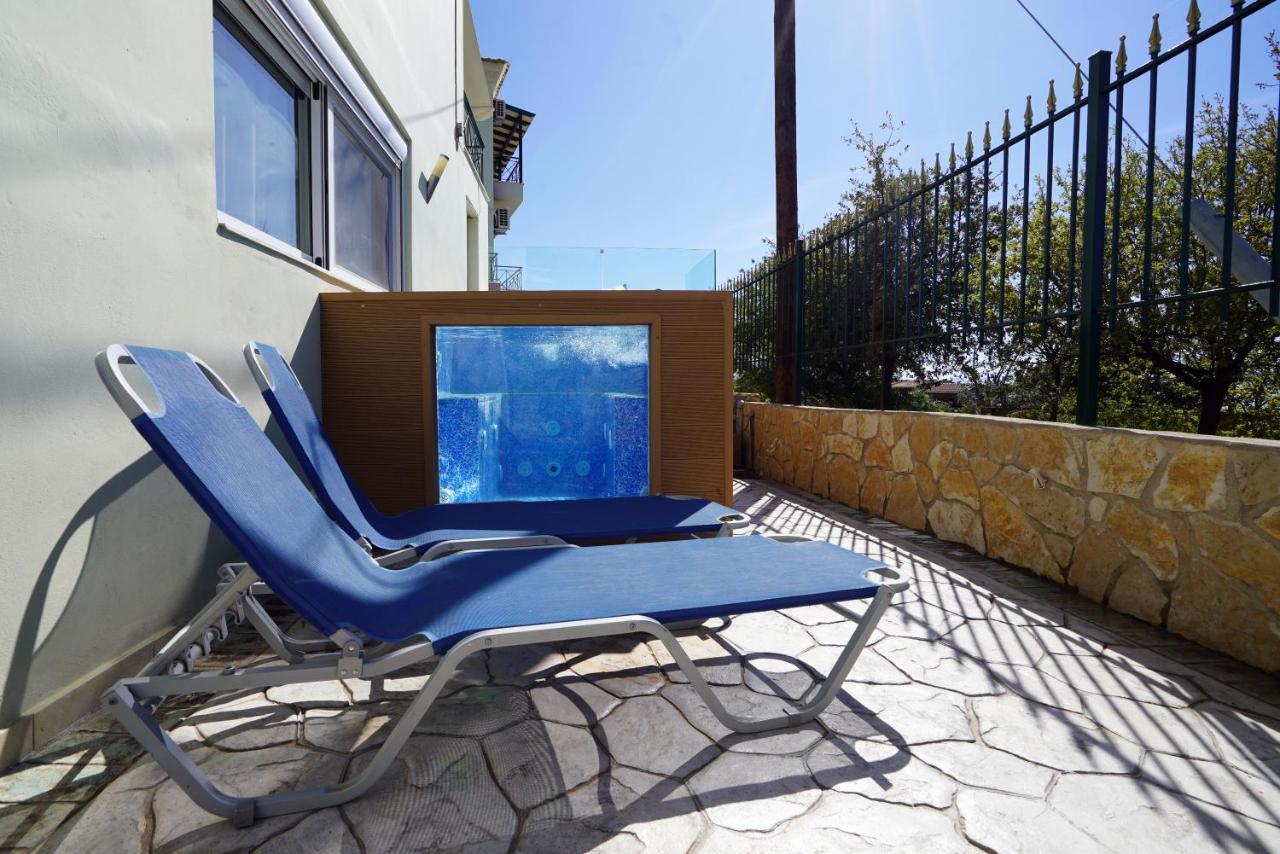 Semiramis Suites With Pool Kalamata Exteriér fotografie