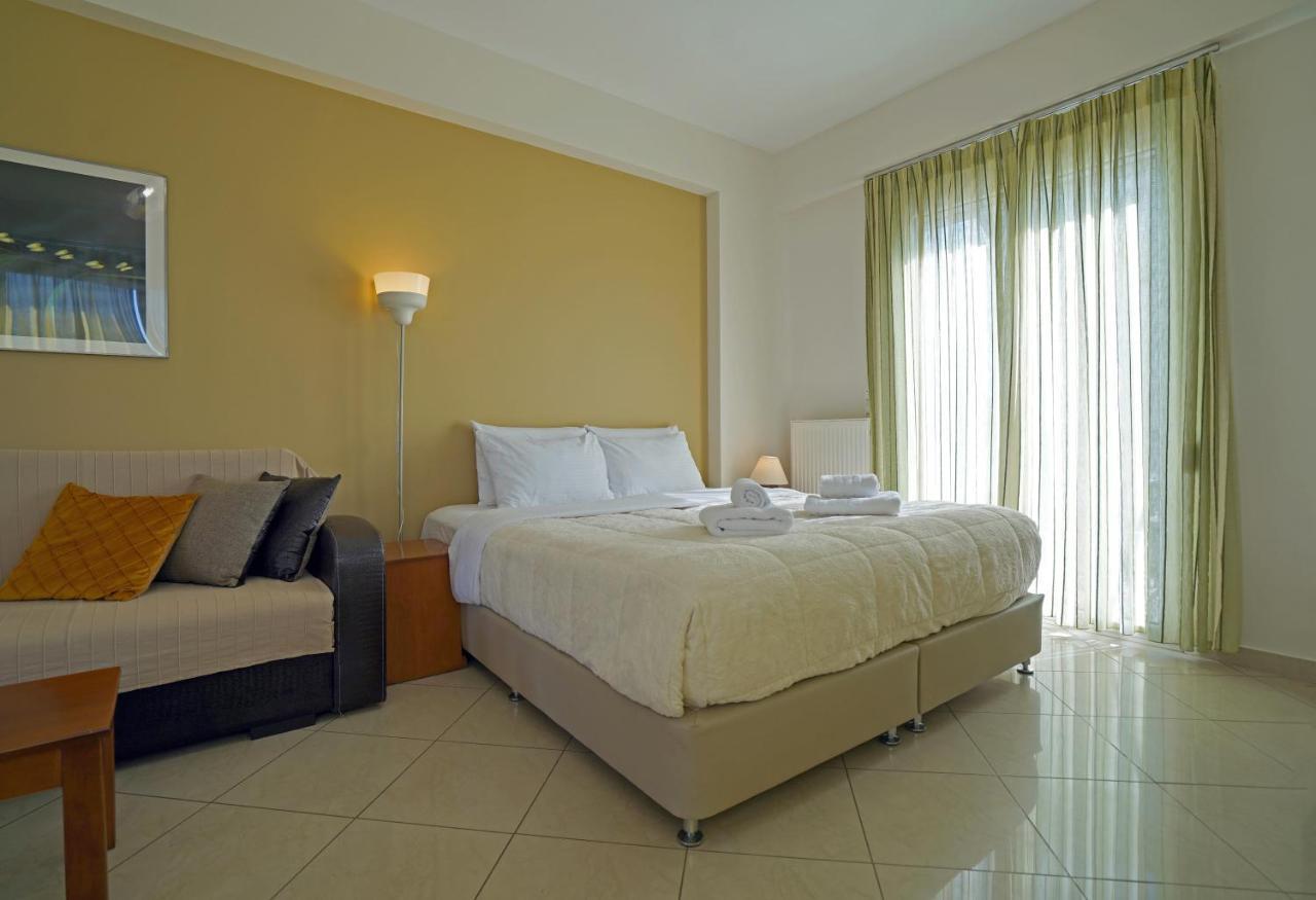 Semiramis Suites With Pool Kalamata Exteriér fotografie
