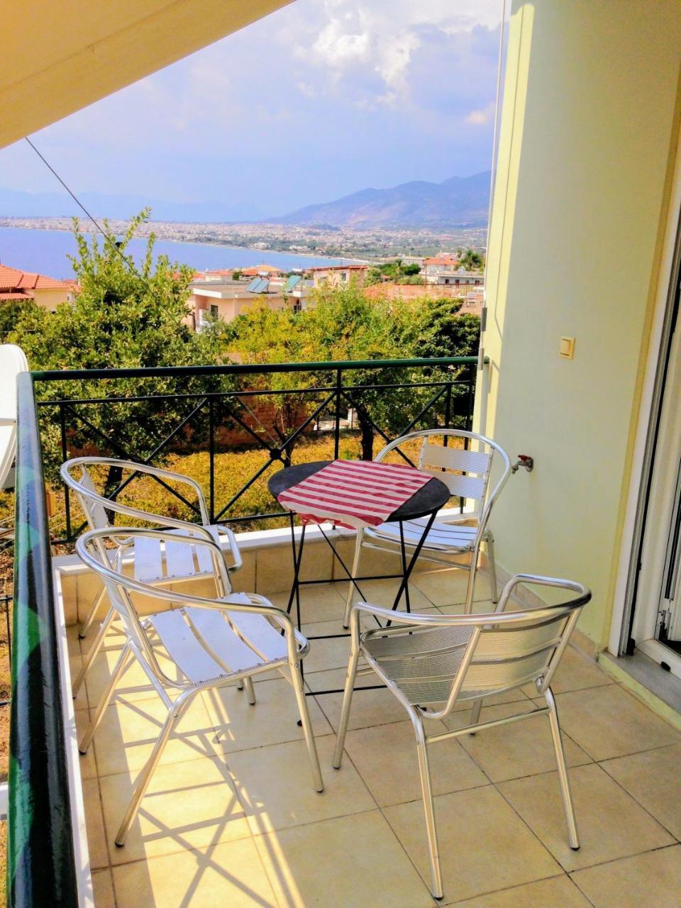 Semiramis Suites With Pool Kalamata Exteriér fotografie