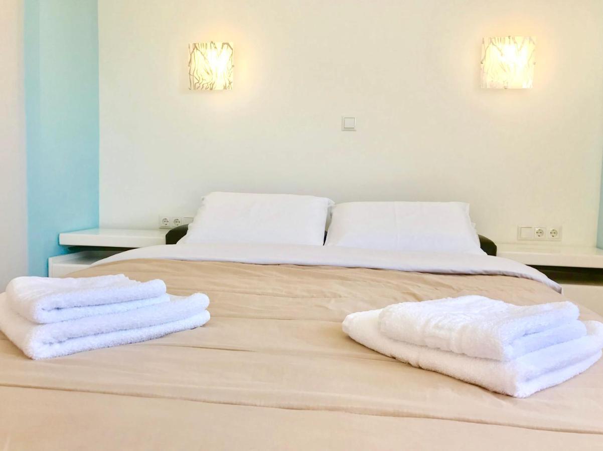 Semiramis Suites With Pool Kalamata Exteriér fotografie